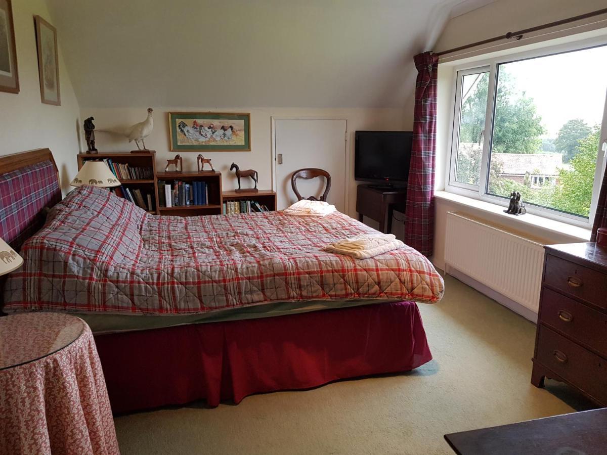 House On The Hill Bed & Breakfast Little Massingham Bagian luar foto